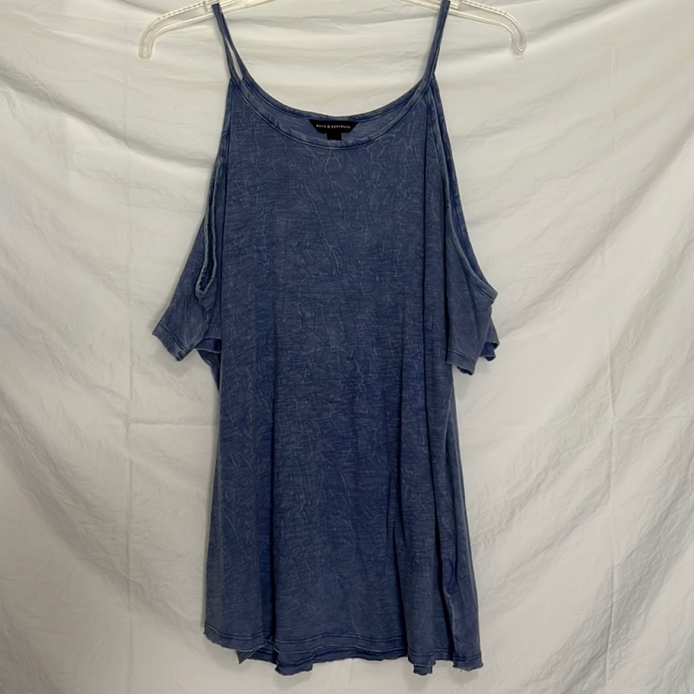 Rock & Republic tshirt with peekaboo shoulders, never worn